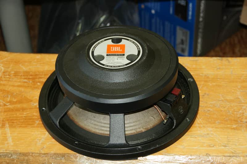 JBL 2206H Pro Series 8 ohms 12