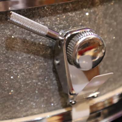 Gracy MIJ Silver Sparkle 6-Lug Snare Drum 5x14 image 2