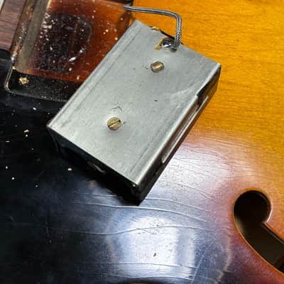 Gibson 1968 EB-2, Sunburst image 13