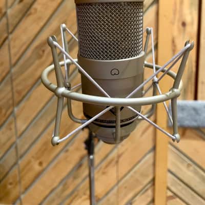 Neumann M 147 2015 - Satin image 1