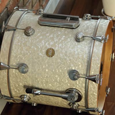 RARE DW Collector's - vintage marine pearl "18 bass drum image 6
