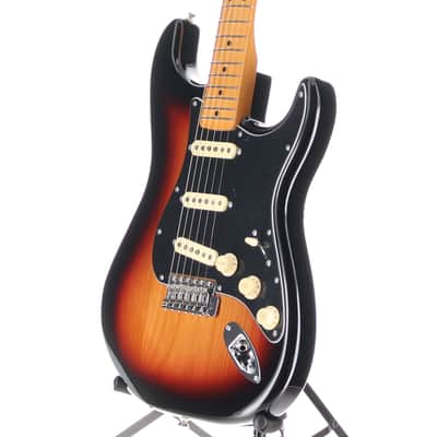 Fender Certified Pre-Owned Vintera II '70s Stratocaster, Maple Fingerboard, 3-Color Sunburst (Q2) (10429) image 4