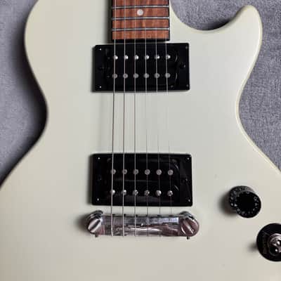 Epiphone Special Model Electric Guitar – Worn White – Excellent Condition image 2