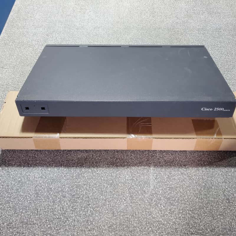 Cisco 2500 Series Model 2501 Router image 1