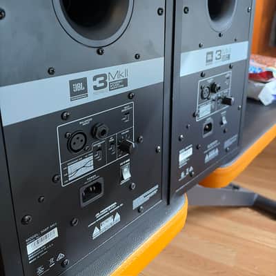 JBL 306P MkII 2-Way 6.5" Active Nearfield Studio Monitors (Pair) 2010s - Black image 2