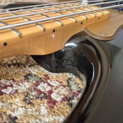 Fender American Deluxe Jazz Bass - 2005 - Montego Black w/ OHSC image 7