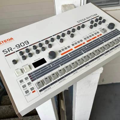STEDA Electronics SR-909 Drum Machine TR-909 Replica image 2