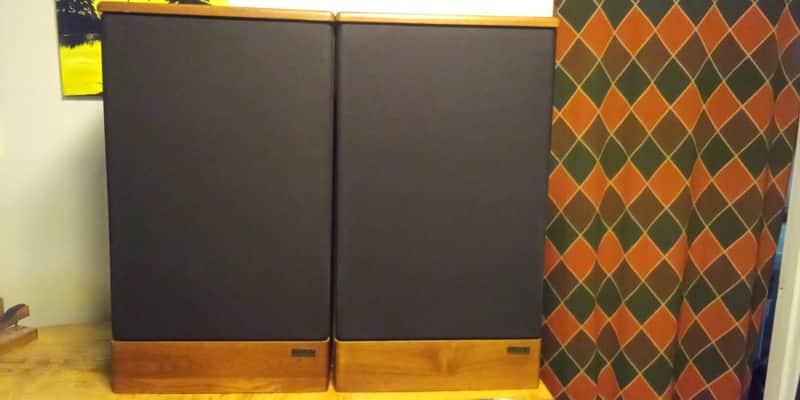 Advent Legacy II Speakers image 1