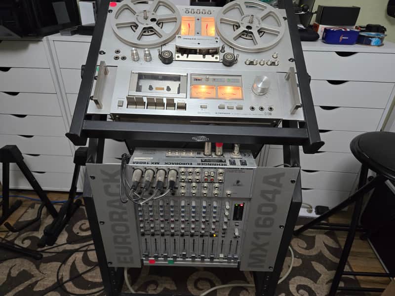 Pioneer RT-701 4-Track Stereo Reel-to-Reel Tape Deck 1977 - 1984 - Silver (similar to RT-707 - see below) image 1