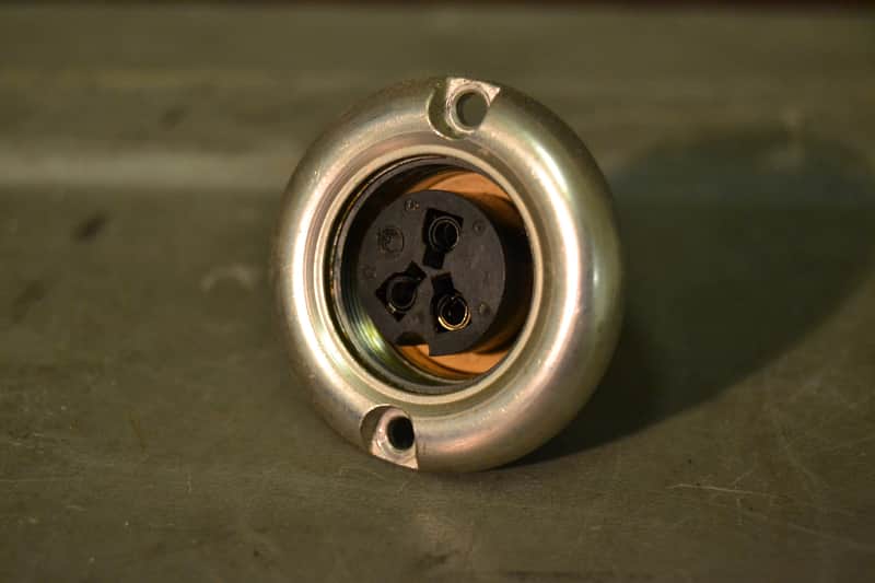 3-pin female Amphenol Tuchel microphone connector image 1
