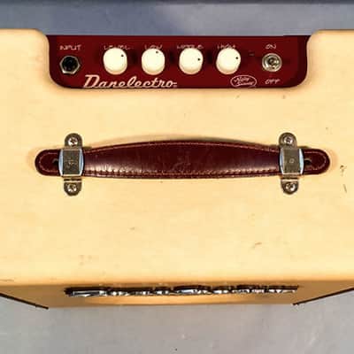 Danelectro Nifty Seventy Bass Amplifier USED image 3