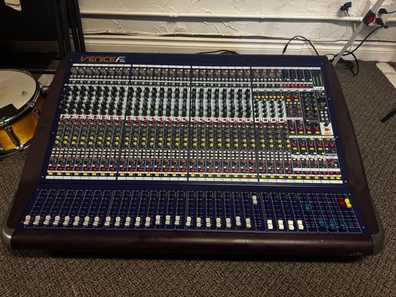 Midas Venice F32 32-Channel Console / FireWire Interface 2011 - 2016 - Blue image 1