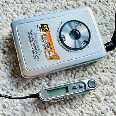 [RARE] PANASONIC SX76 Walkman Cassette Player, Near Mint Silver, Working ! image 2