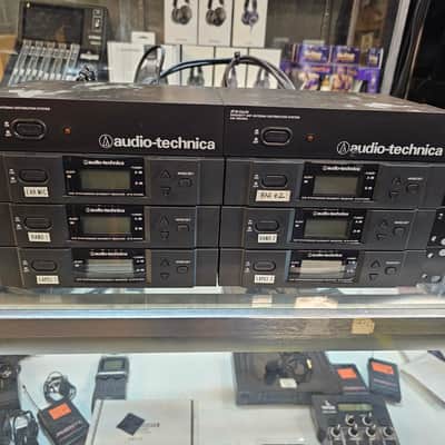 Audio-Technica 3000 series wireless ststems with antenna distro image 1