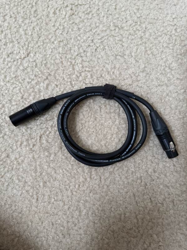 Live Wire Advantage XLR Microphone Cable - 5 ft. Black image 1