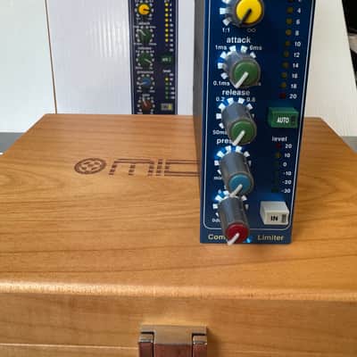 MIDAS 500 Series Channel Strip Bundle — 502 Preamp, 512 Parametric EQ & 522 Compressor/Limiter image 4