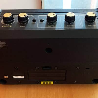 Roland MOBILE AC Acoustic Chorus – Portable Stereo Acoustic Guitar Amp Amplifier – Mint image 6