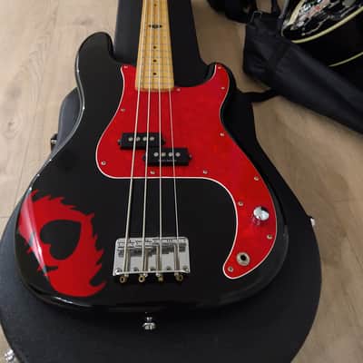 Squier Pete Wentz Signature Precision Bass 2010 - Black (Polyurethane) with Red Bat/Heart Graphic image 1