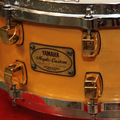 Yamaha Maple Custom 14x5.5 snare drum - Natural Blonde image 3