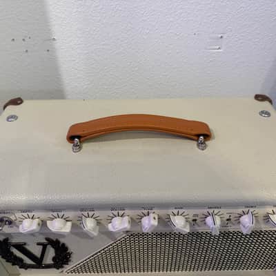 Victory Amps V40 Deluxe 40 Watt Guitar Head 2010s - Cream Bild 4