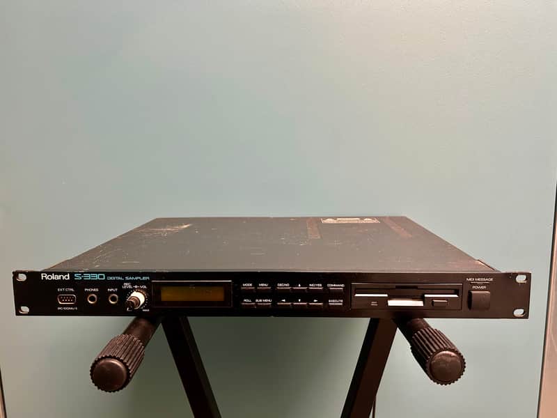 Roland S-330 Digital Sampler image 1