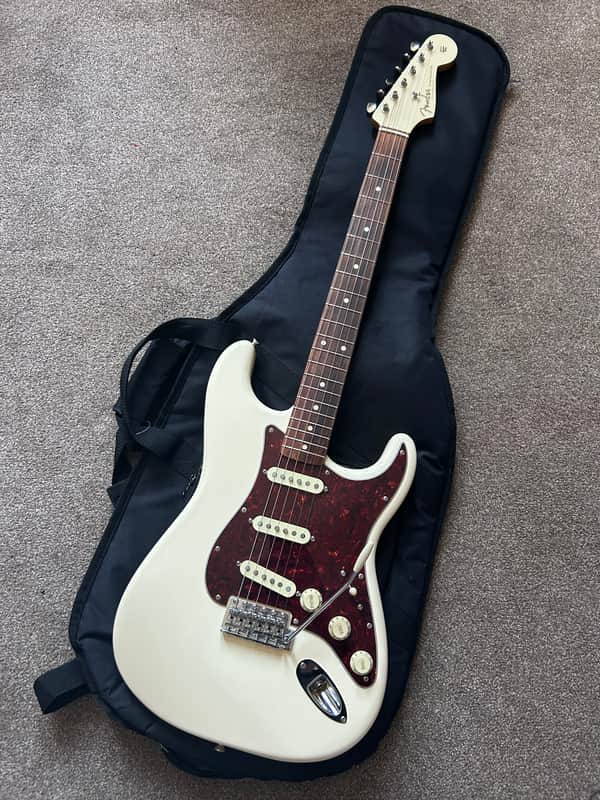RARE Matching Headstock Fender Limited Edition Vintera ‘60s Stratocaster 2021 - Olympic White