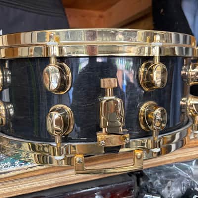 Mapex Black panther 6 1/2 x 14 snare drum with gold hardware image 3