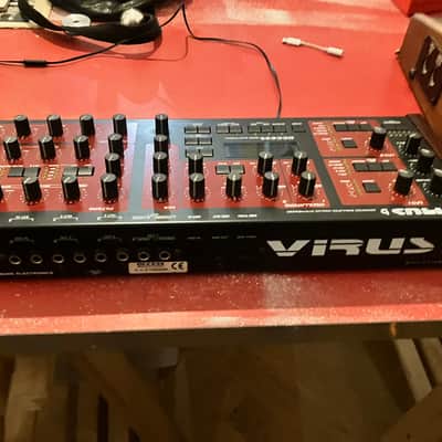 Access Virus B Desktop Digital Synthesizer 1999 - 2002 - Black / Red imagen 3
