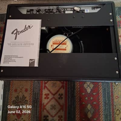 Fender '65 Deluxe Reverb Reissue 22-Watt 1x12" Guitar Combo 1994 - Present - Black image 3