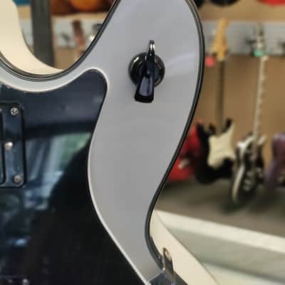 Hagstrom Viking Bass VIKB Simi-Hollow ArchTop  2022 White Gloss image 7