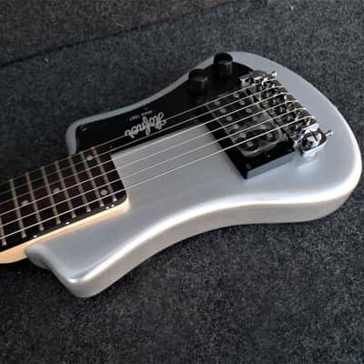 Hofner CT Series HCT-SH-SS-O Shorty Travel/Mini Electric Guitar Metallic SILVER Sparkle image 2