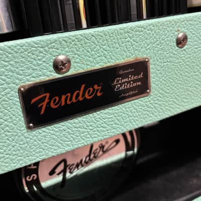 Fender Super-Sonic 22 FSR Limited Edition 2-Channel 22-Watt 1x12" Guitar Combo 2014 - Surf Green image 7