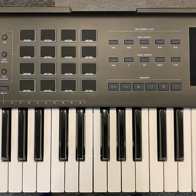 Arturia KeyLab 61 MkII MIDI Controller Black image 3