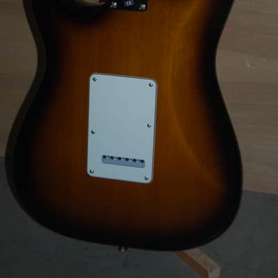 Fender Stratocaster 2010 - 2 color sunburst image 8