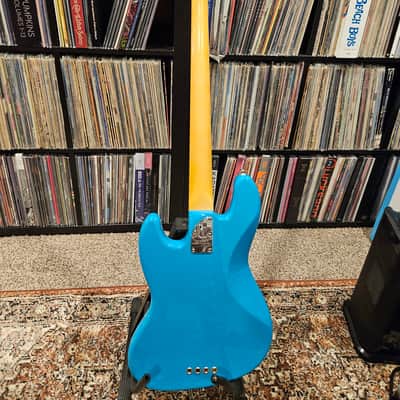 Fender American Professional II Jazz Bass with Rosewood Fretboard 2021 Miami Blue image 5