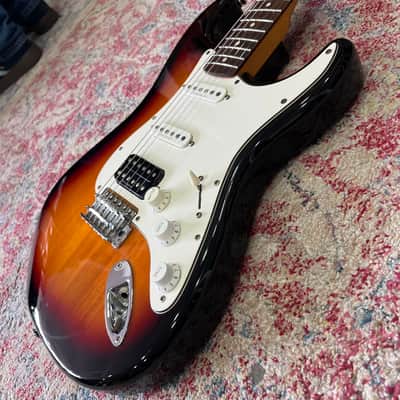 Squier Classic Vibe '70s Stratocaster HSS 2011 - 3-Tone Sunburst image 3
