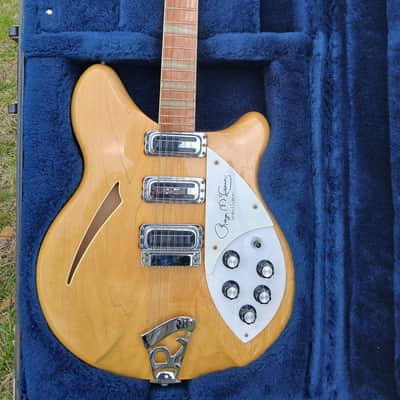 Rickenbacker 370/12RM 1988 - Maple glow image 2