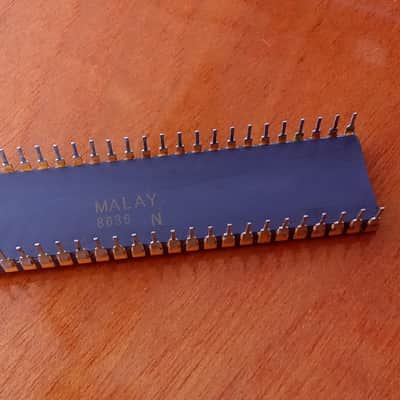 Roland S50 - IC 68 I8095-90 CPU image 3