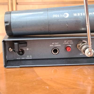 Sennheiser True Diversity Receiver EK100 +Handheld skm100 image 10