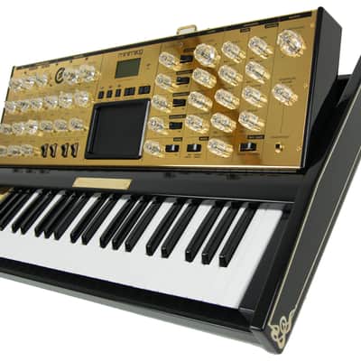 Moog Minimoog Voyager Gold LTD image 6
