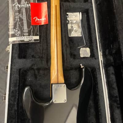 Fender Standard HSS Stratocaster with Maple Fretboard 1999 - 2005 Black image 4