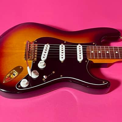 Fender Stratocaster SRV artists series 1998 - vintage sunburst image 4