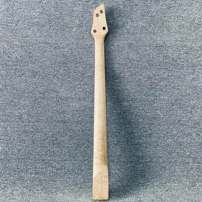 4 String Electric Bass Maple Neck, Rosewood 24 Frets Fingerboard image 6