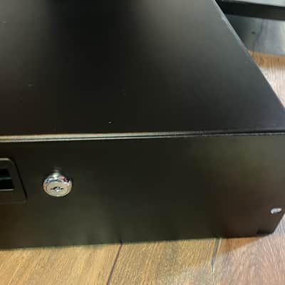 Adam Hall Rack Drawer 3U with lock image 4