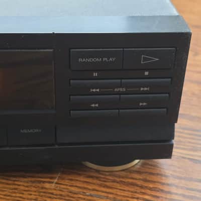 Sharp DX-C3510 six CD changer May 1990 - Black image 5