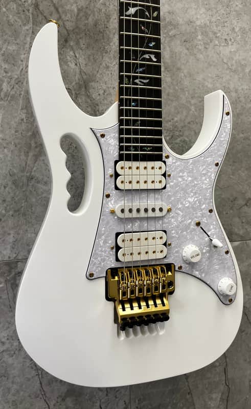 IBANEZ JEM7VP WH JEM Premium STEVE VAI 6 STRING WITH GIG BAG WHITE SERIAL NUMBER I260207683 - 7 LBS 10 OZ