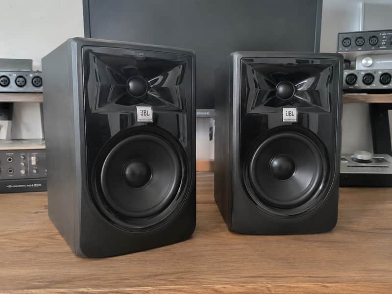 JBL 305P MkII 2-Way 5" Active Nearfield Studio Monitors (Pair)