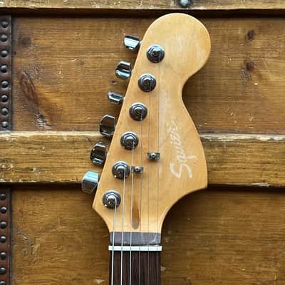 (18042) Squier Strat - Mighty Mite HSS Pickups with Rosewood Fretboard - Candy Apple Red image 3