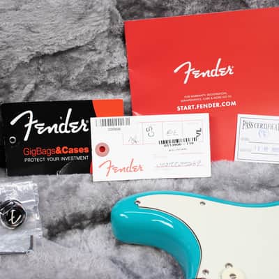 Fender American Professional II Stratocaster with Rosewood Fretboard 2021 - Miami Blue image 23
