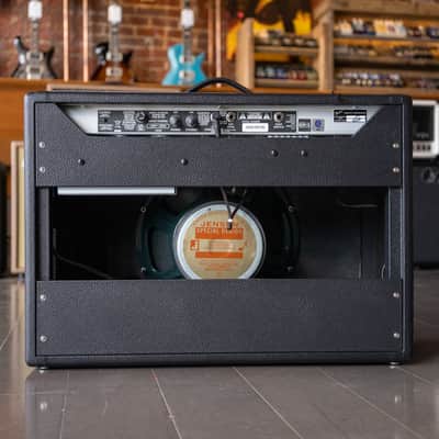 Fender Vintage Reissue '65 Deluxe Reverb image 2